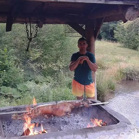 Etno Kuce Miljevic Campsite Sipovo