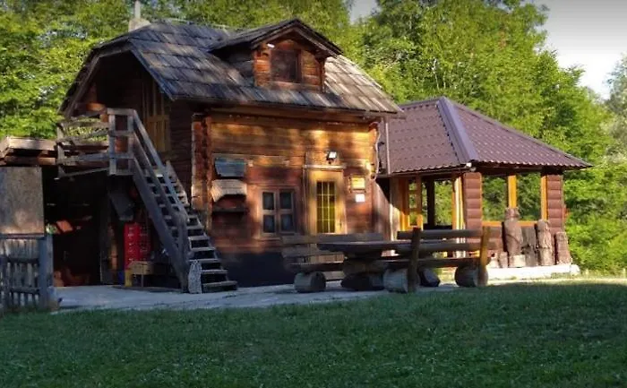 Etno Kuce Miljevic 营地 Sipovo