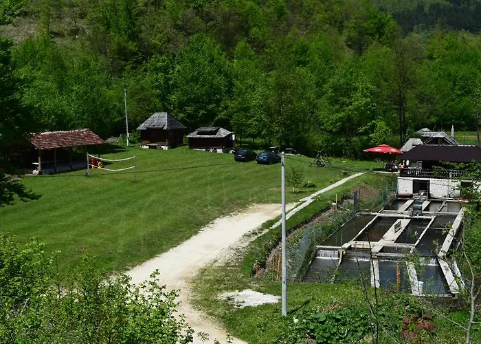 营地 Etno Kuce Miljevic Sipovo