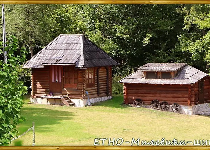 营地 Etno Kuce Miljevic Sipovo
