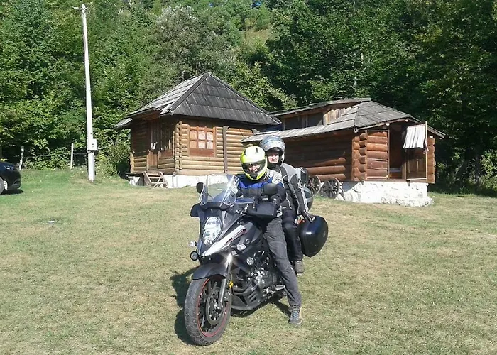 营地 Etno Kuce Miljevic Sipovo