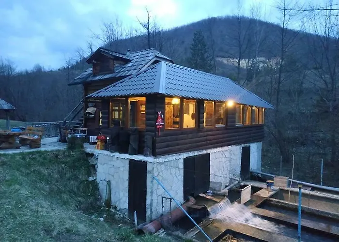 营地 Etno Kuce Miljevic Sipovo