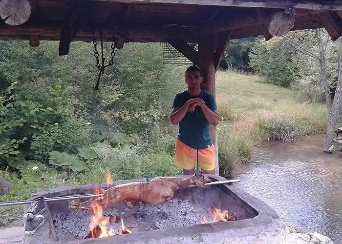 Etno Kuce Miljevic 营地 Sipovo